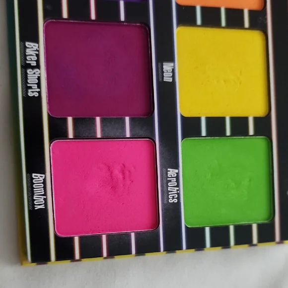 Violet Voss Neon Vibes Eyeshadow Palette - Picture 5 of 6